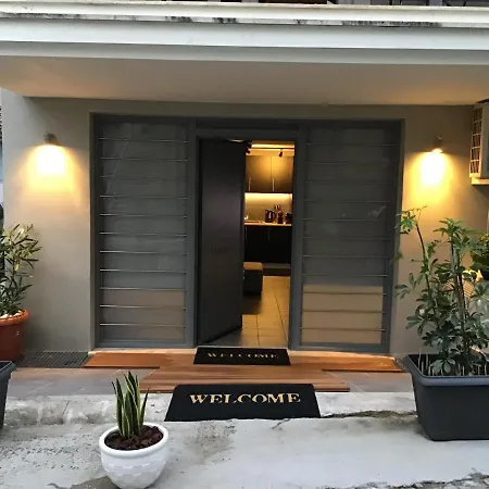 Chara's Under Palamidi Castle ナフプリオ